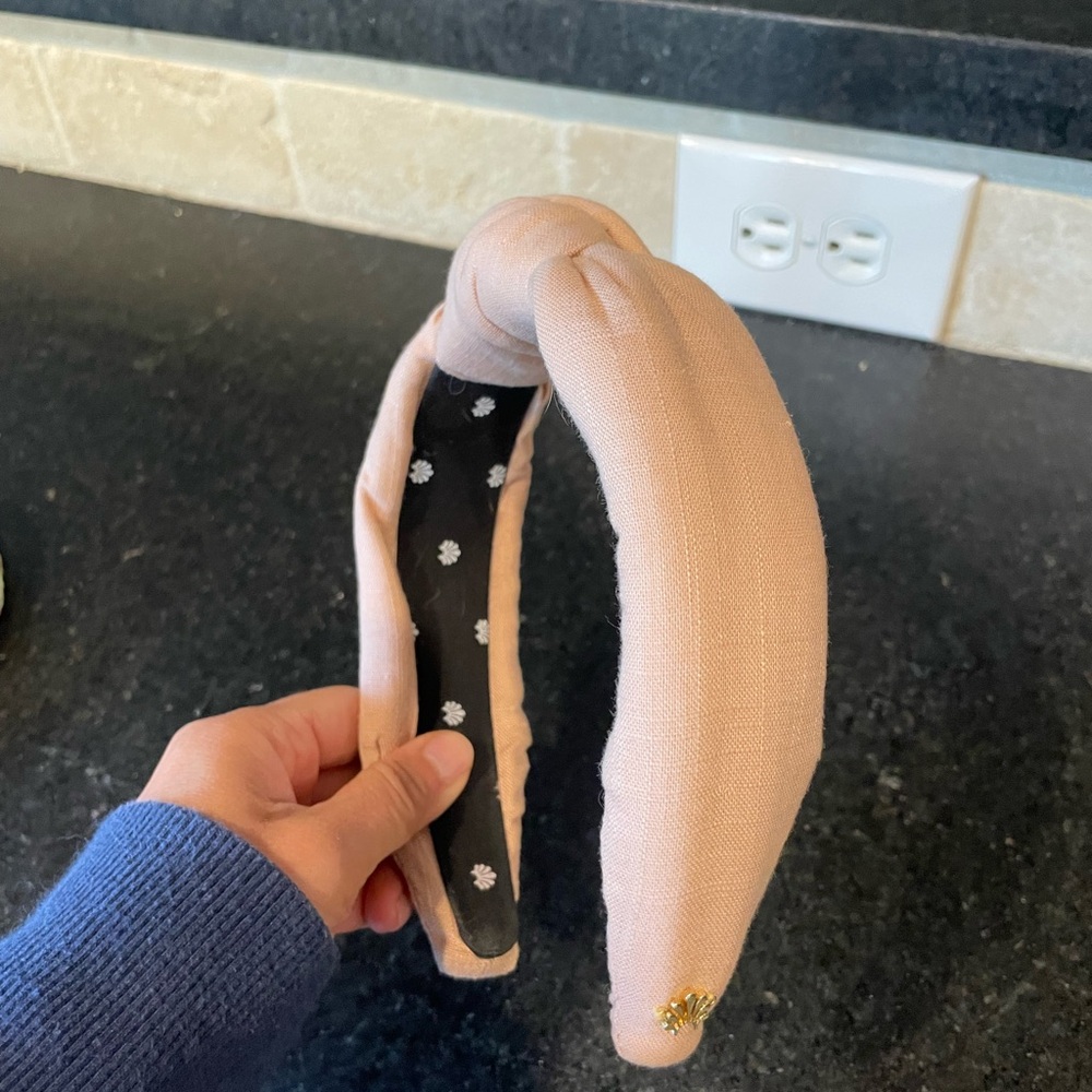 Lele sadoughi light pink linen head band. Great condition.